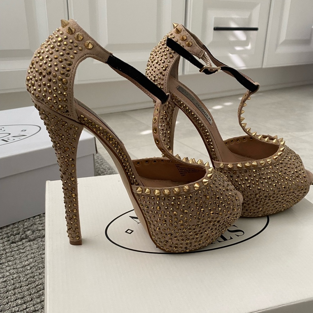 Stilettos - Picture 2 of 7